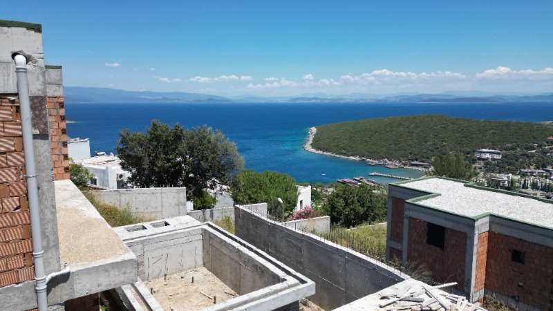 Muhteşem Manzaralı, Arsa Fiyatına Türkbükü’nde Kelepir Villa!