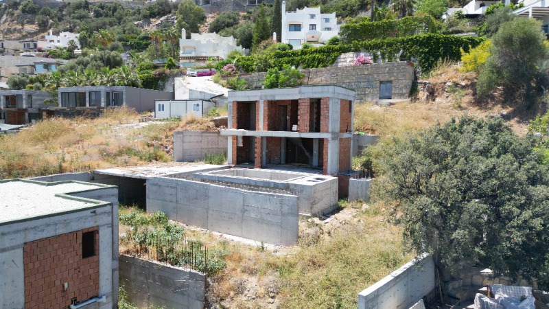 Muhteşem Manzaralı, Arsa Fiyatına Türkbükü’nde Kelepir Villa!