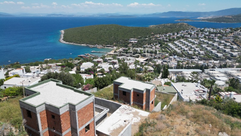 Muhteşem Manzaralı, Arsa Fiyatına Türkbükü’nde Kelepir Villa!