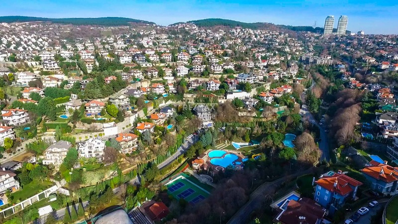 Remax 7tepe Sevil Deniz'den Acarkent'te satılık 7+2 villa