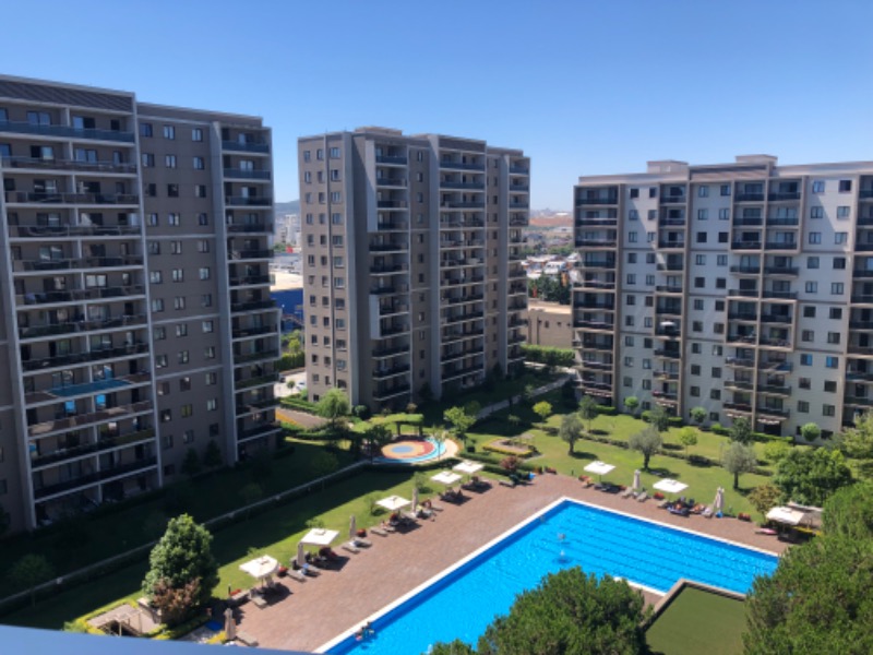 GEDİZLER EVRE2 SİTESİNDE HAVUZ MANZARALI VE BÜYÜK TİP 2+1 SATILIK DAİRE