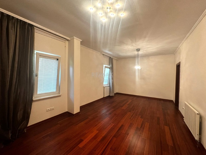 TEK YETKİLİ REMAX7 TEPE'DEN KİRALIK 4+1 TERASLI VE BAHÇE KULLANIMLI KATTA TEK DAİRE