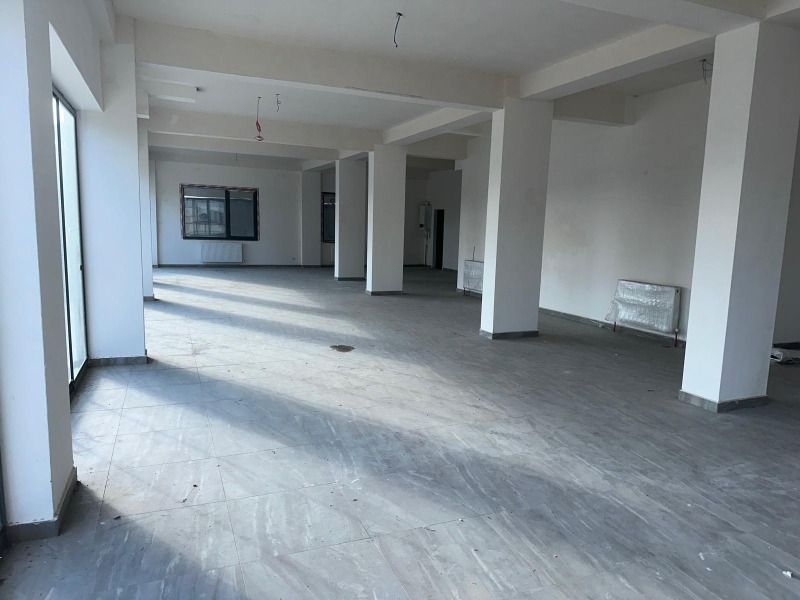 BAKIRKÖY SAHİL'DE 390 M2 KARE KİRALIK DÜKKAN