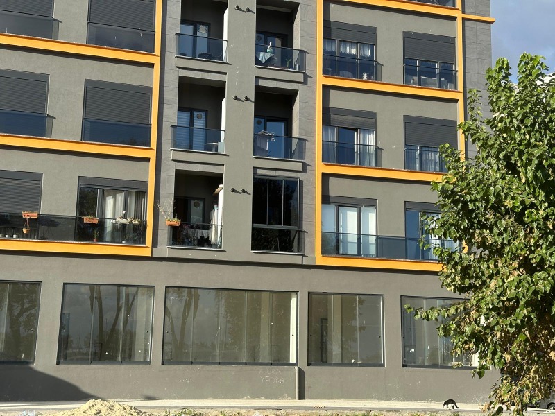 BAKIRKÖY SAHİL'DE 390 M2 SATILIK DÜKKAN