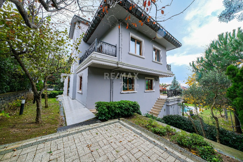 TEK YETKİLİ REMAX7TEPE’DEN SATILIK DÜZ GİRİŞLİ BR TİPİ VİLLA