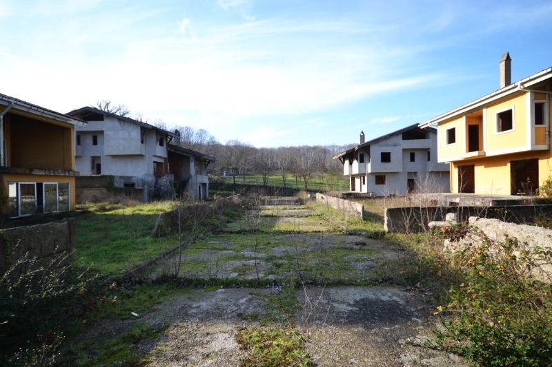 BEYKOZ POLONEZKÖY SATILIK 6 ADET VİLLA