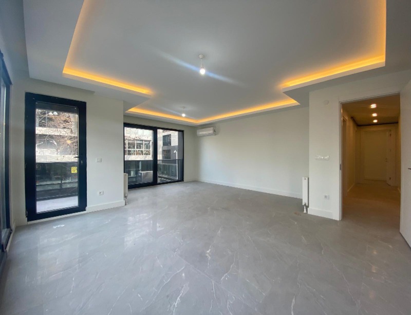NİSPETİYE 23'DE 1.KAT SATILIK 3+1 KÖŞE DAİRE OTURUM BAŞLADI