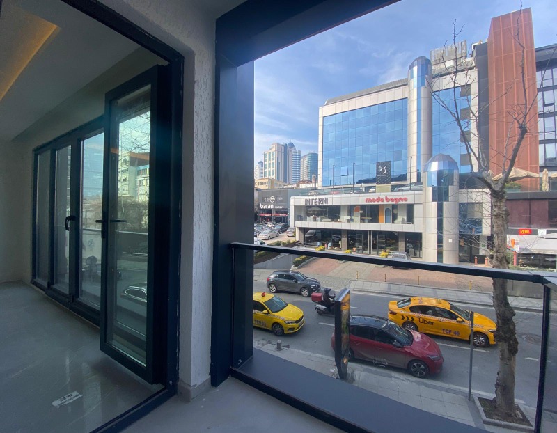 NİSPETİYE 23'DE 1.KAT SATILIK 3+1 KÖŞE DAİRE OTURUM BAŞLADI