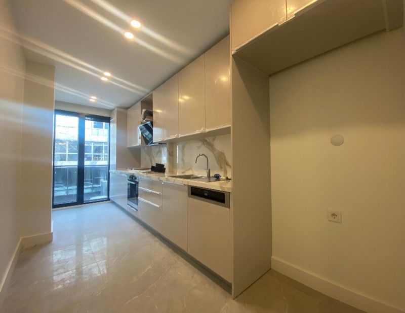 NİSPETİYE 23'DE 1.KAT SATILIK 3+1 KÖŞE DAİRE OTURUM BAŞLADI