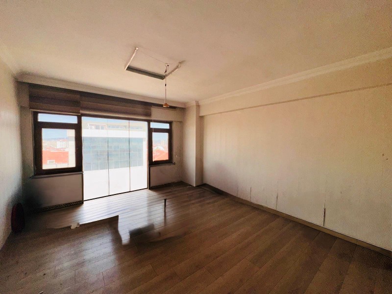 ÜMRANİYE ÇARŞIDA TABELA DEĞERİ YÜKSEK 200 M2 İŞYERİ