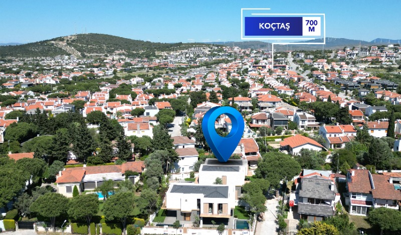 ALAÇATI ÇAMLIKYOL MEVKİ MÜSTAKİL HAVUZLU 4+1 SATILIK VİLLA.