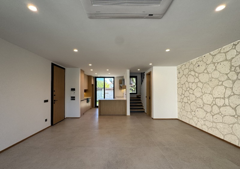ALAÇATI ÇAMLIKYOL MEVKİ MÜSTAKİL HAVUZLU 4+1 SATILIK VİLLA.