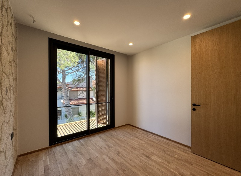 ALAÇATI ÇAMLIKYOL MEVKİ MÜSTAKİL HAVUZLU 4+1 SATILIK VİLLA.