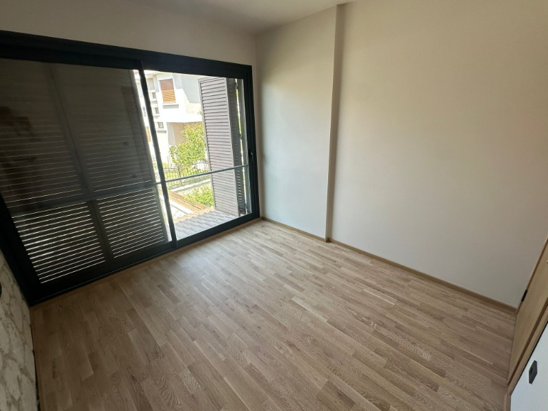 ALAÇATI ÇAMLIKYOL MEVKİ SATILIK 4+1 MÜSTAKİL HAVUZLU VİLLA.