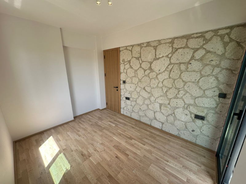 ALAÇATI ÇAMLIKYOL MEVKİ SATILIK 4+1 MÜSTAKİL HAVUZLU VİLLA.