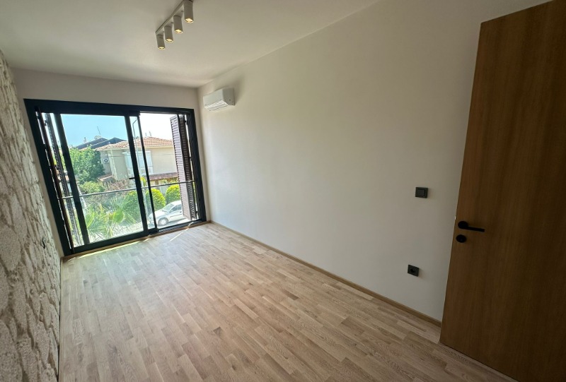 ALAÇATI ÇAMLIKYOL MEVKİ SATILIK 4+1 MÜSTAKİL HAVUZLU VİLLA.
