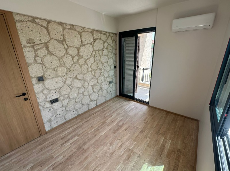 ALAÇATI ÇAMLIKYOL MEVKİ SATILIK 4+1 MÜSTAKİL HAVUZLU VİLLA.