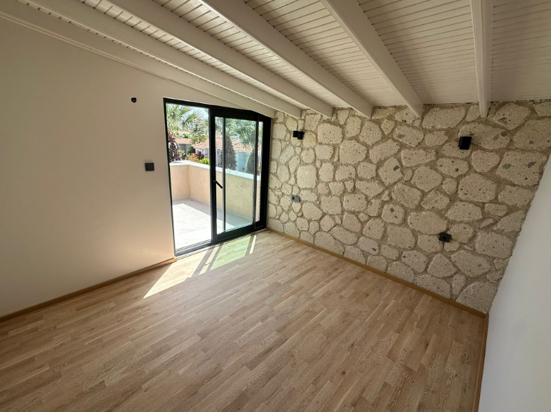 ALAÇATI ÇAMLIKYOL MEVKİ SATILIK 4+1 MÜSTAKİL HAVUZLU VİLLA.