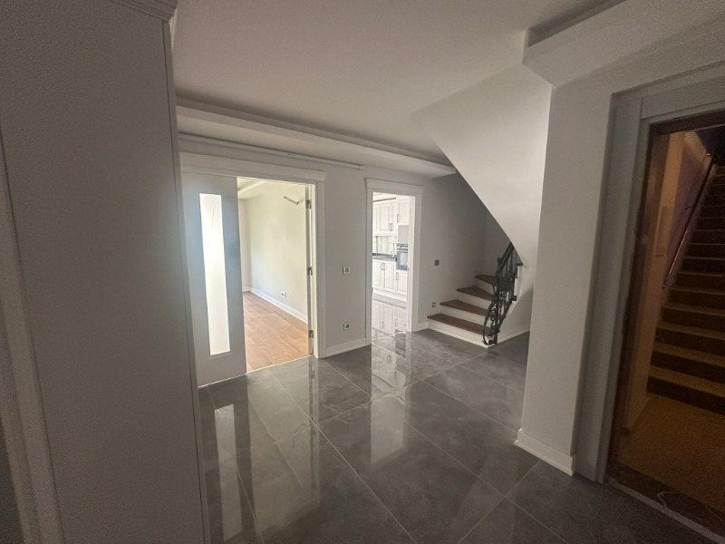 ÇETIN EMEÇ'TE SATILIK TRIPLEKS 4+1 BAHÇELİ VE TERASLI DAİRE.