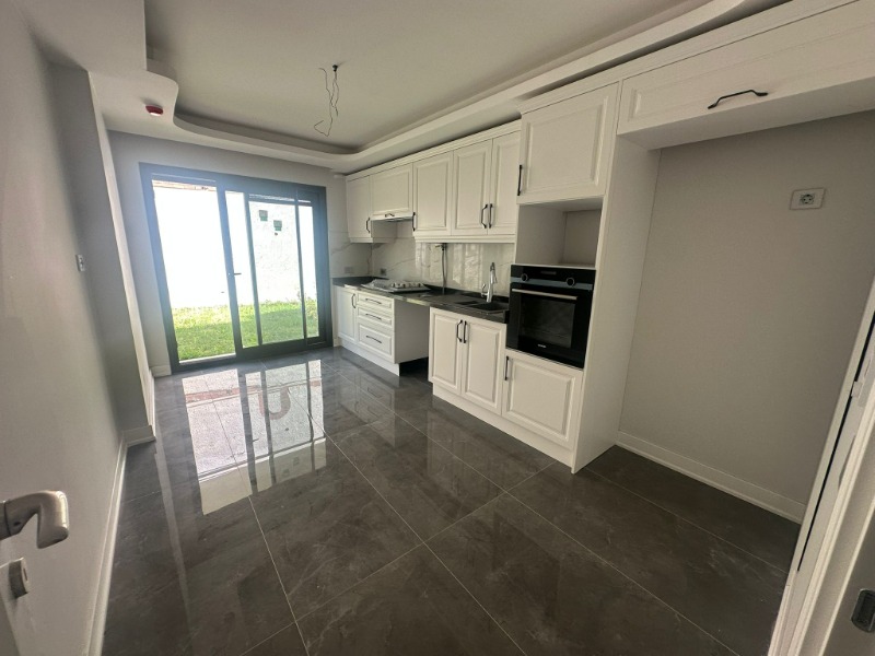 ÇETIN EMEÇ'TE SATILIK TRIPLEKS 4+1 BAHÇELİ VE TERASLI DAİRE.