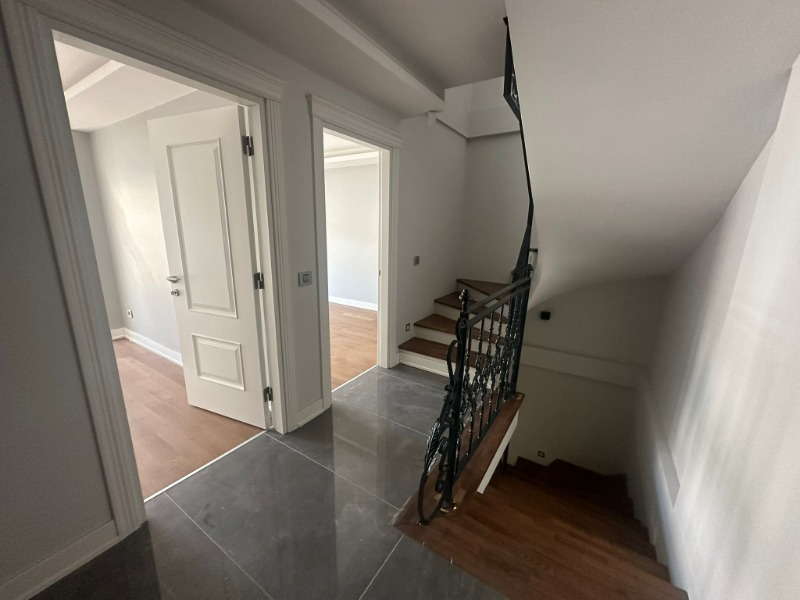 ÇETIN EMEÇ'TE SATILIK TRIPLEKS 4+1 BAHÇELİ VE TERASLI DAİRE.