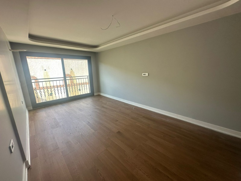 ÇETIN EMEÇ'TE SATILIK TRIPLEKS 4+1 BAHÇELİ VE TERASLI DAİRE.
