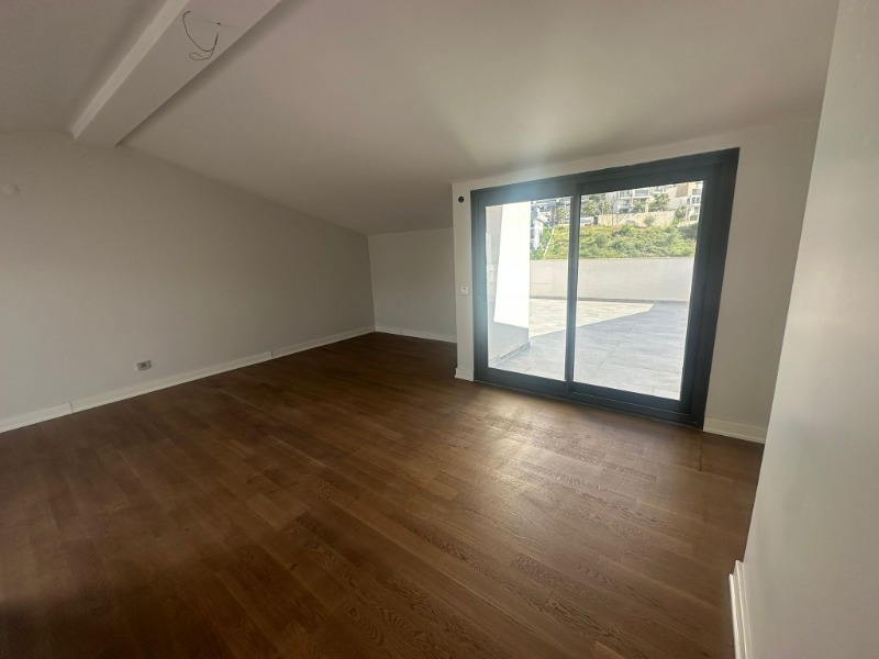 ÇETIN EMEÇ'TE SATILIK TRIPLEKS 4+1 BAHÇELİ VE TERASLI DAİRE.