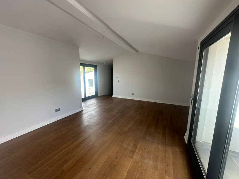 ÇETIN EMEÇ'TE SATILIK TRIPLEKS 4+1 BAHÇELİ VE TERASLI DAİRE.