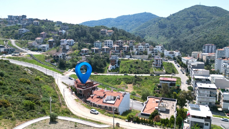 BALÇOVA ÇETIN EMEÇ MAHALLESINDE SATILIK 5+2, IKIZ VILLA