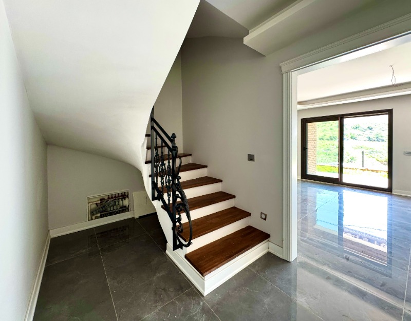 BALÇOVA ÇETIN EMEÇ MAHALLESINDE SATILIK 5+2, IKIZ VILLA