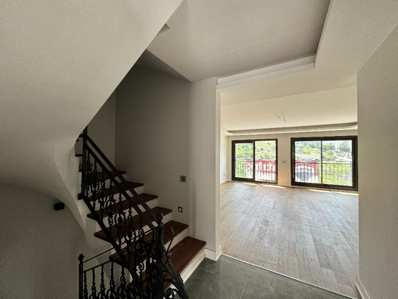 BALÇOVA ÇETIN EMEÇ MAHALLESINDE SATILIK 5+2, IKIZ VILLA