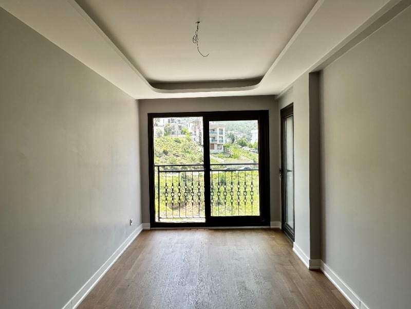 BALÇOVA ÇETIN EMEÇ MAHALLESINDE SATILIK 5+2, IKIZ VILLA