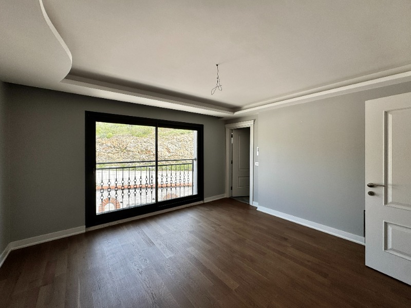 BALÇOVA ÇETIN EMEÇ MAHALLESINDE SATILIK 5+2, IKIZ VILLA