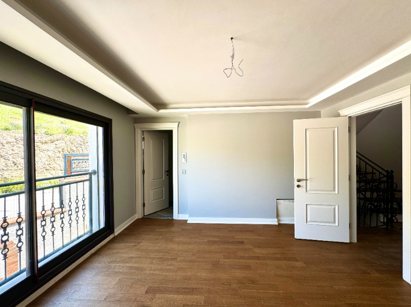 BALÇOVA ÇETIN EMEÇ MAHALLESINDE SATILIK 5+2, IKIZ VILLA