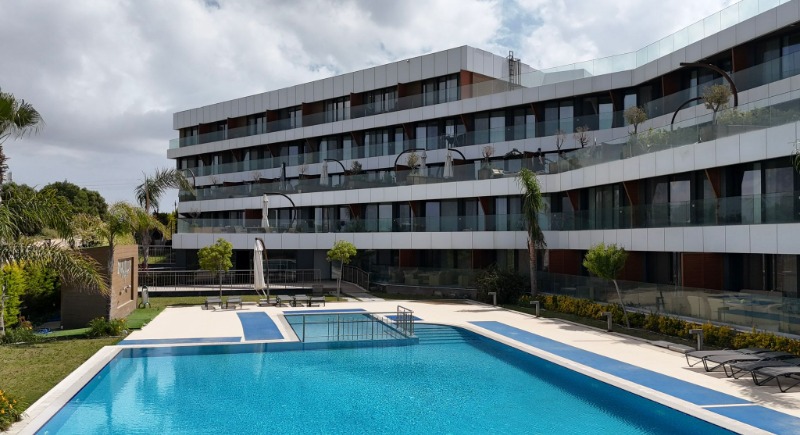 ÇEŞME AYASARANDA'DA SATILIK DENİZ MANZARALI 1+1 REZIDANS DAİRE.