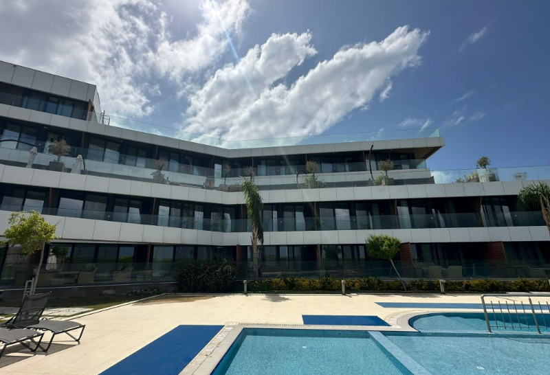 ÇEŞME AYASARANDA'DA SATILIK DENİZ MANZARALI 1+1 REZIDANS DAİRE.