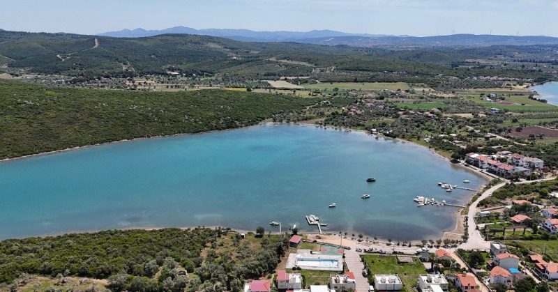 URLA ÖZBEK'TE DENİZE SIFIR SİTE İÇİNDE SATILIK DUBLEKS YAZLIK.