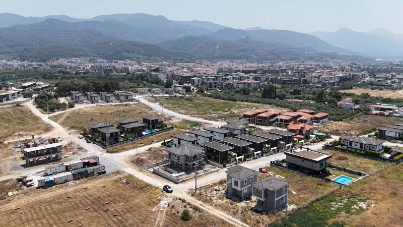 KUŞADASI DAVUTLAR' DA SATILIK 5+1 VİLLA PROJESİ.