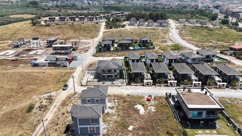 KUŞADASI DAVUTLAR' DA SATILIK 5+1 VİLLA PROJESİ.