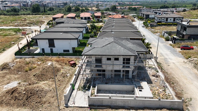 KUŞADASI DAVUTLAR' DA SATILIK 5+1 VİLLA PROJESİ.