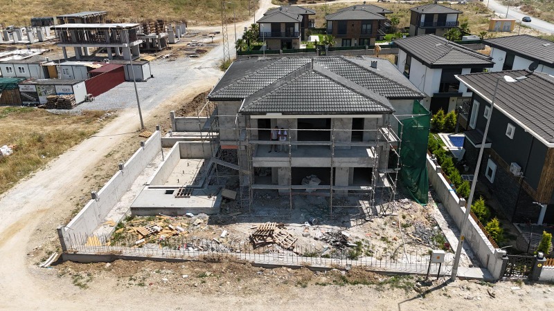 KUŞADASI DAVUTLAR' DA SATILIK 5+1 VİLLA PROJESİ.