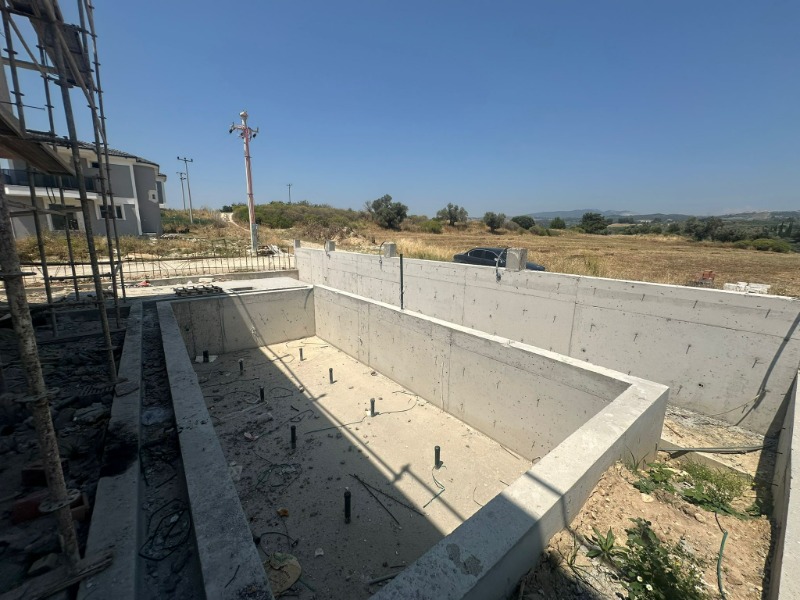 KUŞADASI DAVUTLAR' DA SATILIK 5+1 VİLLA PROJESİ.