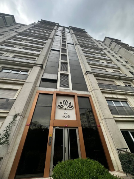 ATAŞEHİR EVİNPARK SİTESİNDE 3.5+ 1 METROYA YAKIN SATILIK DAİRE