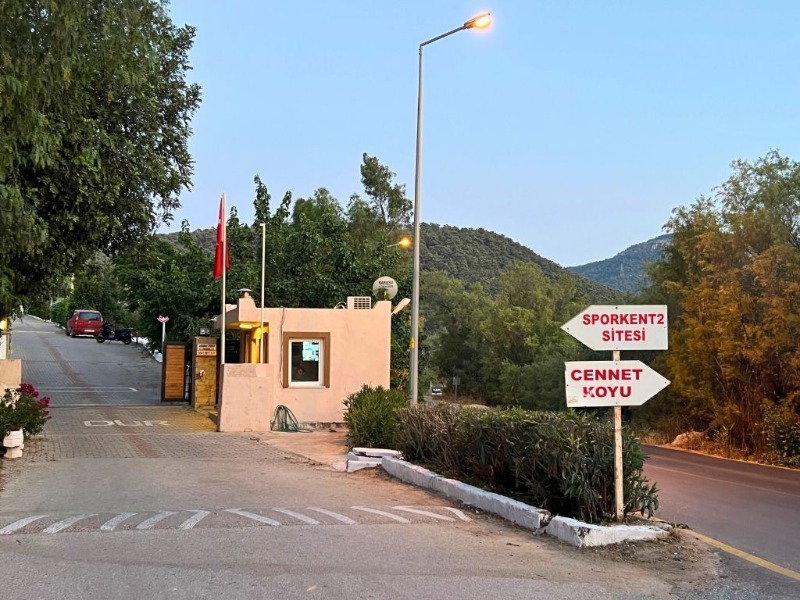 GÖLKÖY SPORKENT 2 SİTESİ'NDE GÖL MANZARALI VİLLA