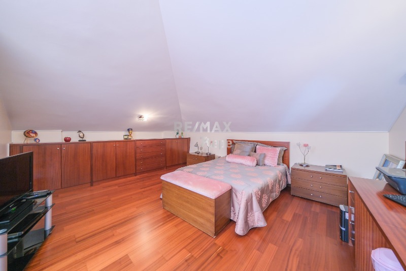 TEK YETKİLİ REMAX7TEPE'DEN ACARKENT'TE ORMAN MANZARALI  SATILIK VİLLA 