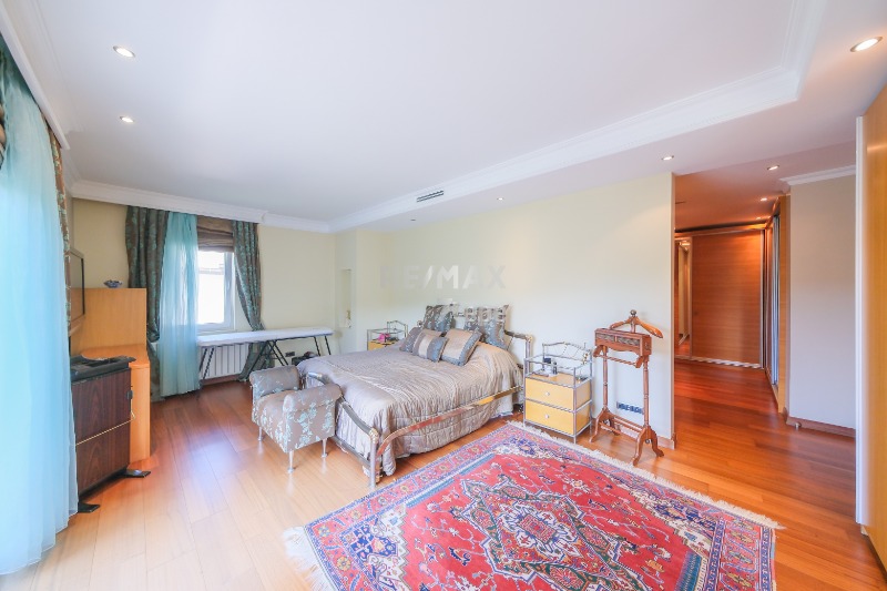 TEK YETKİLİ REMAX7TEPE'DEN ACARKENT'TE ORMAN MANZARALI  SATILIK VİLLA 