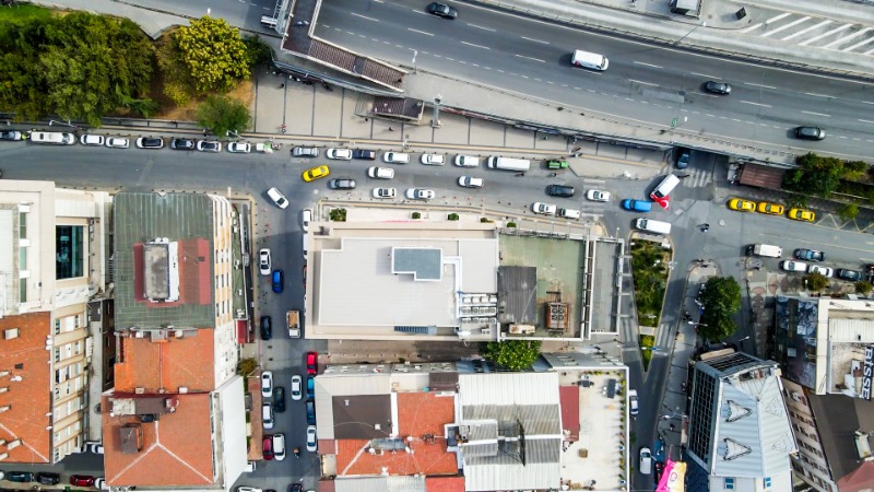 ÇAĞLAYAN ADLİYESİ YANI E-5 CEPHELİ KDV AVANTAJLI KİRALIK BİNA