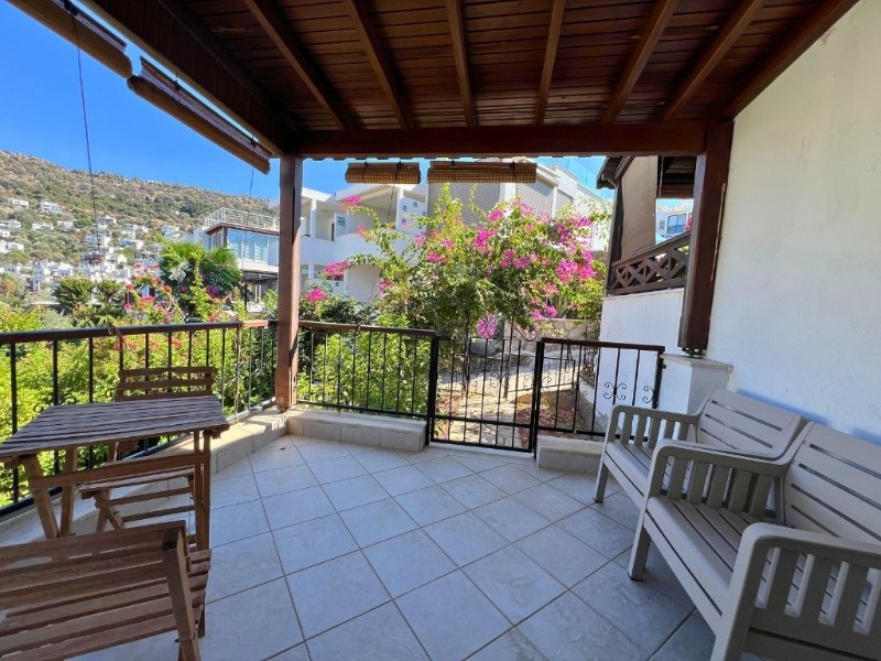 GÜNDOĞAN EGE TATİL SİTESİ ÖN SIRADA DENİZ MANZARALI PLAJLI VİLLA