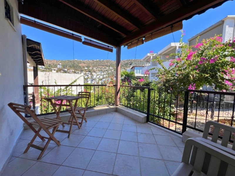 GÜNDOĞAN EGE TATİL SİTESİ ÖN SIRADA DENİZ MANZARALI PLAJLI VİLLA