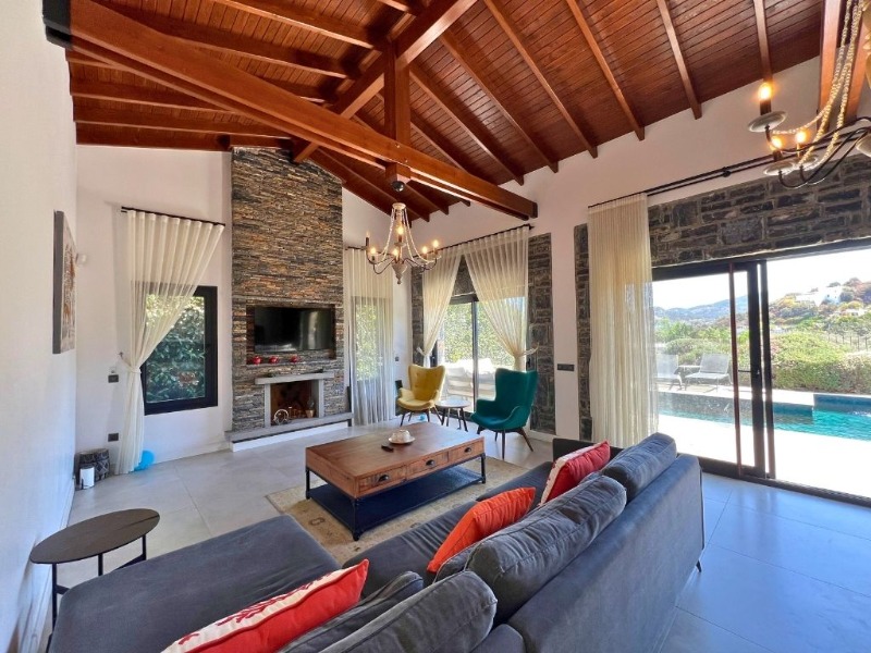 YALIKAVAK MARİNAYA YÜRÜME MESAFESİNDE TEK KAT MÜSTAKİL TAŞ VİLLA